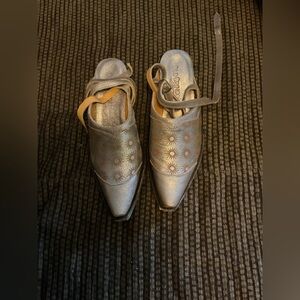 Old Gringo Metallic Silver Leather Floral Embossed Point Toe Ankle Wrap Boot